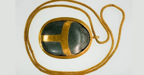 Behind the Glamorous Beauty: This Egyptian Gold Necklace Is Actually a 'Ticket' Straight to the Underworld!