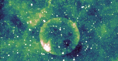 A mysterious perfect circle is hovering in the Milky Way—a phenomenon never seen before, baffling astronomers!