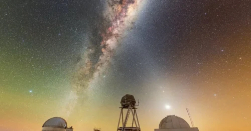 BREAKING: Mysterious giant 'X' appears over Chile as two celestial beams of light collide – a cosmic phenomenon never seen before!