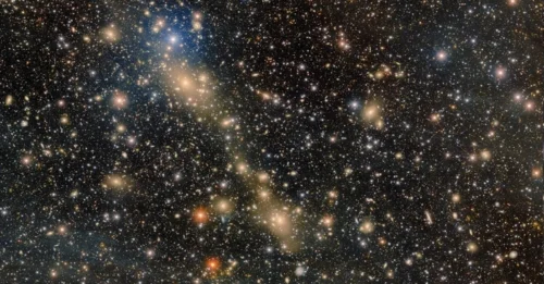 COSMIC BRIDGE OF LIGHT: Scientists Stunned by MASSIVE Light Structure Connecting Two Galaxies!