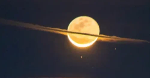 Stunning Sky Trick: Moon Transforms Into “Ringed Planet” in Viral Photo