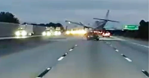 Momento de terror: un avión 