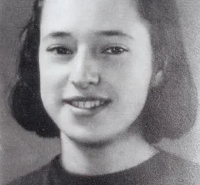 The MOST HAUNTING SMILE OF AUSCHWITZ: The Poignant Story of Eva Edith Heimans – The 15-Year-Old Girl Born Into Love and a MYSTERIOUS END WITH NO KNOWN GRAVE, NO TRACE 7