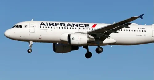 Terror a bordo de un avión de Air France cuando el avión se desploma 
