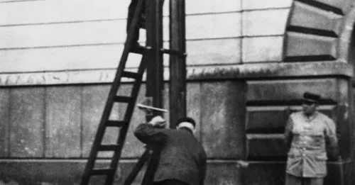 Why the Guillotine Was Considered the Most EFFICIENT METHOD OF EXECUTION in Ancient Times? Often Associated With Violence and a 200-Year History — But You’ll Be Surprised By This IRONIC TRUTH: The Historical Role of Dr. Guillotin 7
