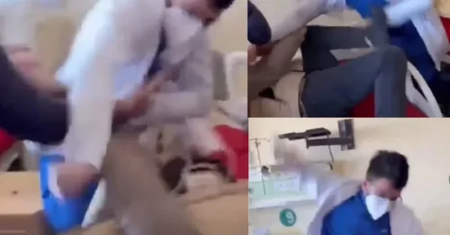Momento impactante en el que un médico golpea repetidamente a un paciente acostado en la cama después de que la víctima pidiera que le hablaran con respeto