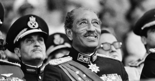 THE EXECUTION of President Sadat’s Assassins: The Final 2 DRAMATIC MINUTES of Egyptian President Anwar Sadat Before the Eyes of Thousands 7