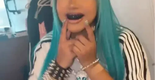 North West, de 12 años, muestra un nuevo piercing en el puente, dientes ennegrecidos y un colgante de diamantes de 106 quilates en nuevos videos de TikTok.
