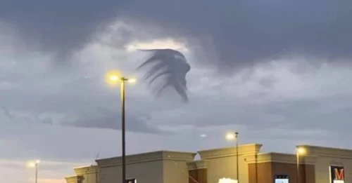 There have been incredibly mysterious moments surrounding a peculiar creature soaring through the skies in Mexico
